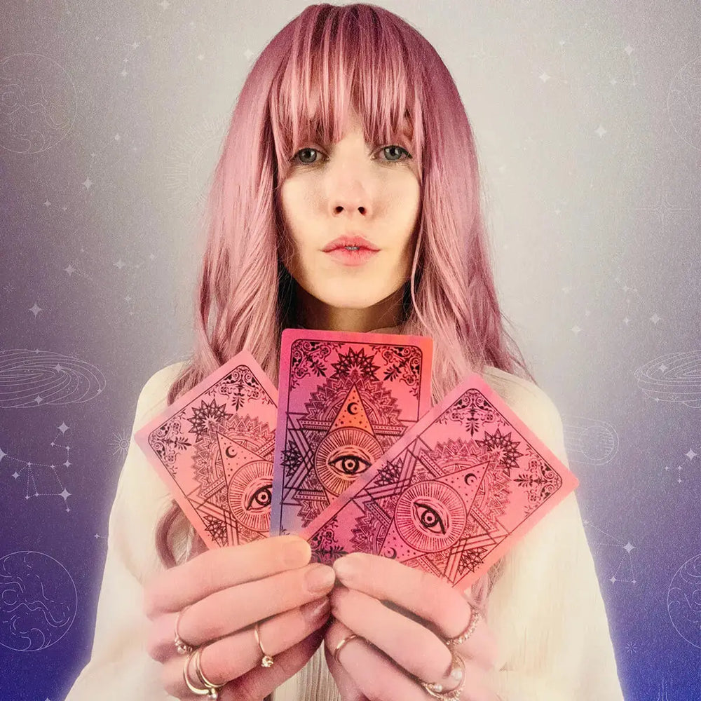 قراءة حب بثلاث بطاقات